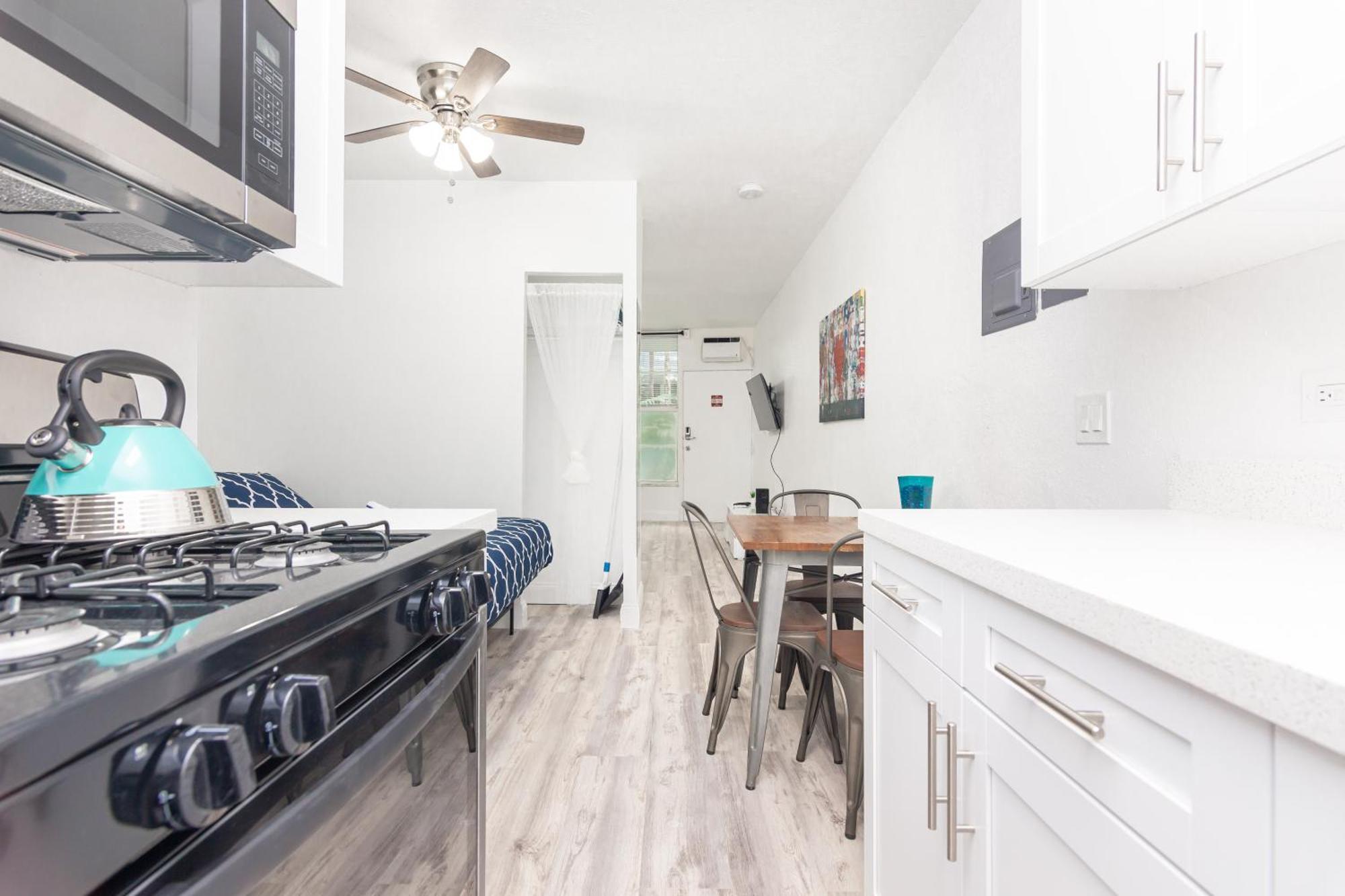 Ocean Drive Deco Apt W/2 Queen Beds, Steps 2 Beach Miami Beach Exterior photo